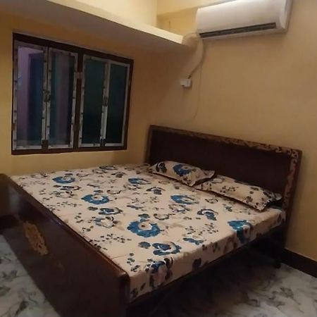 Aadi Shakti Bhawan Hotel Ayodhya Bagian luar foto