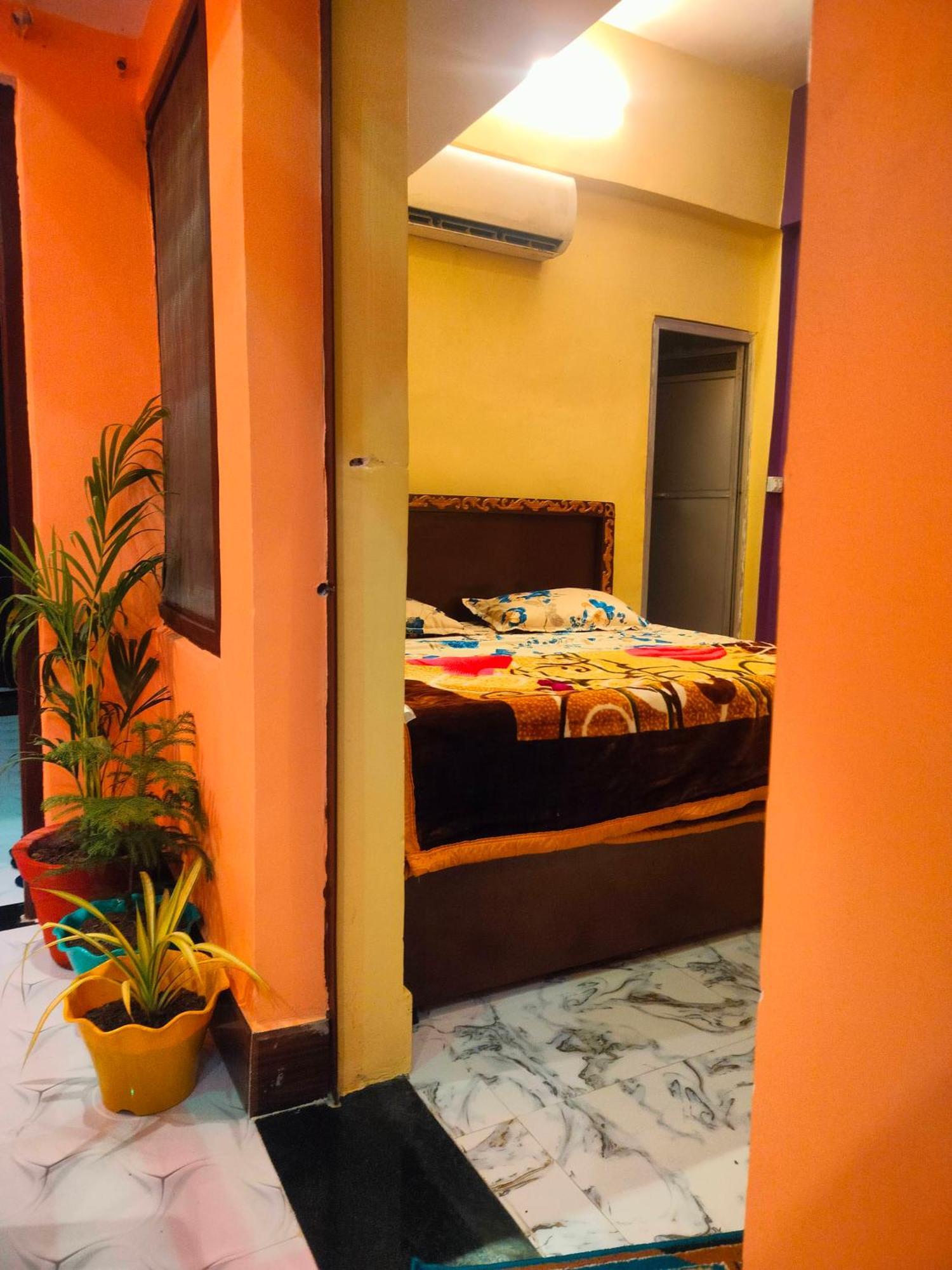 Aadi Shakti Bhawan Hotel Ayodhya Bagian luar foto